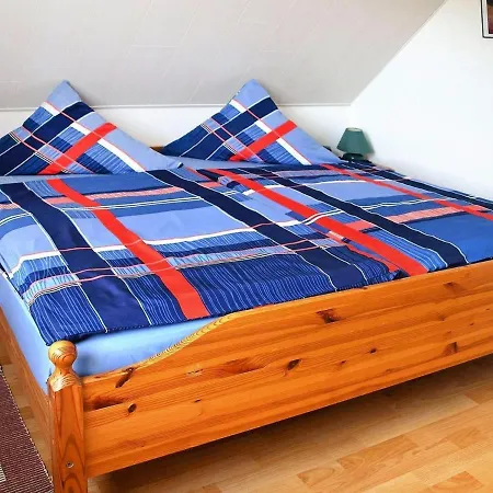 Holiday home Mit Grossem Garten In Nessmersiel